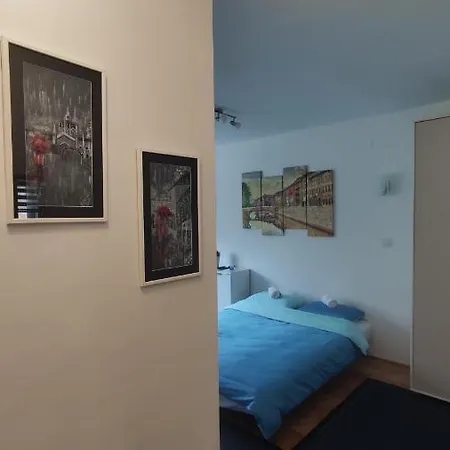 Mona Blue * Σαράγεβο